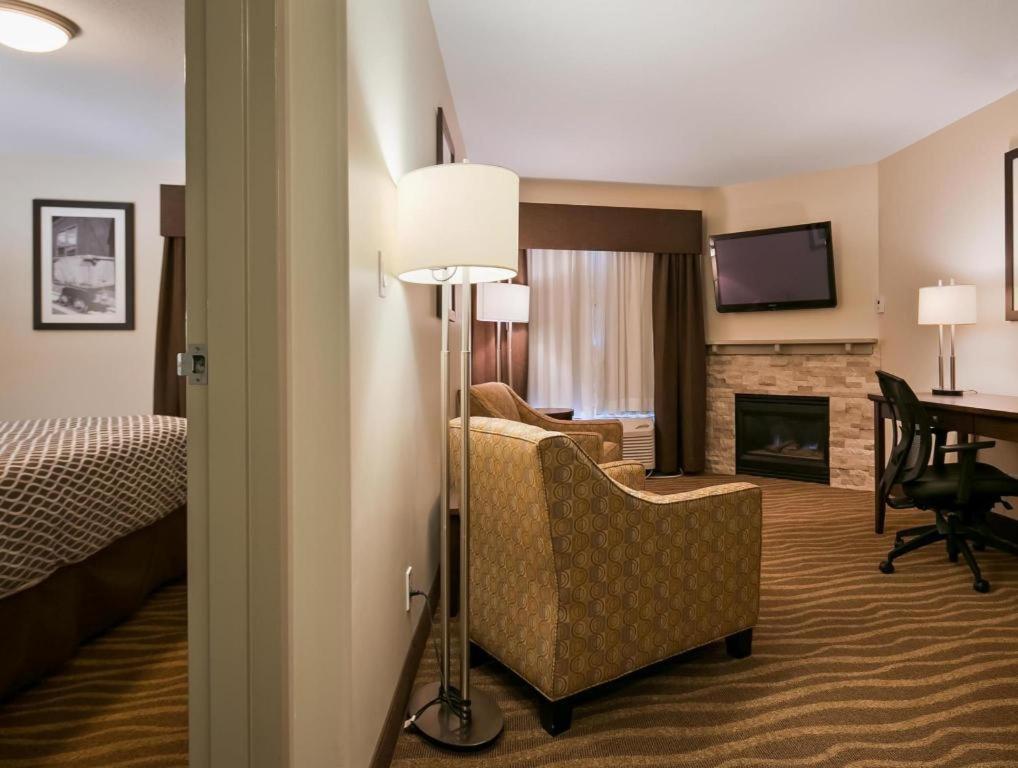 Best Western High Road Inn Edson Bagian luar foto