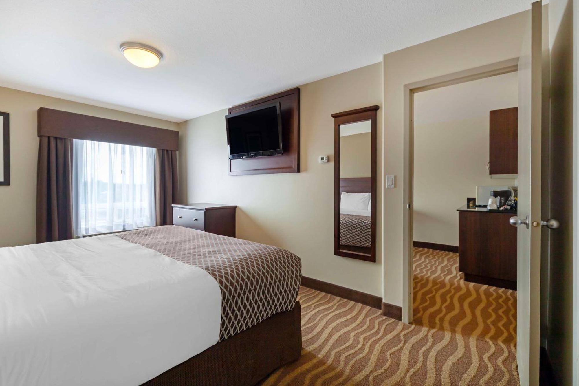 Best Western High Road Inn Edson Bagian luar foto