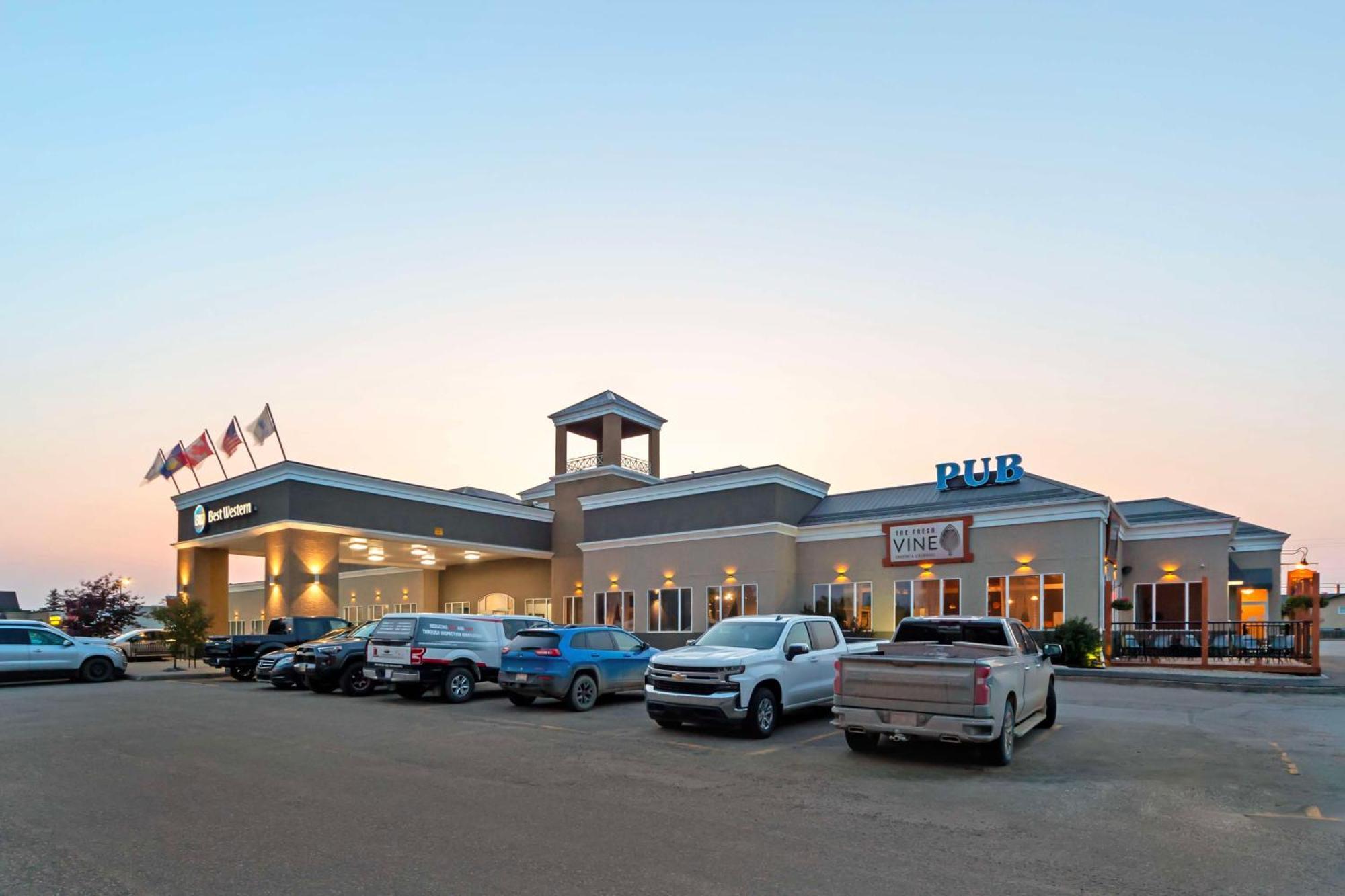 Best Western High Road Inn Edson Bagian luar foto